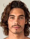 argentinian-model-vito-basso-has-one-of-the-most-elegantly-v0-qg8xbcys0a5e1.jpg