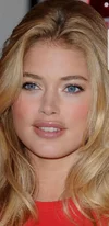 which-contrast-blue-eyes-with-light-hair-or-blue-eyes-with-v0-txi7p01x7aje1.webp