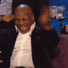 Uncontrollable Laughing GIFs | Tenor