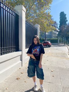 This contains an image of: tomboy street style outfit