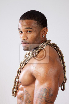 Hombre negro musculoso con cadenas 400 21227467