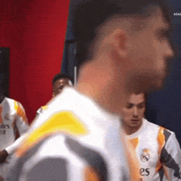 kylian-mbappe-vinicius-jr.gif
