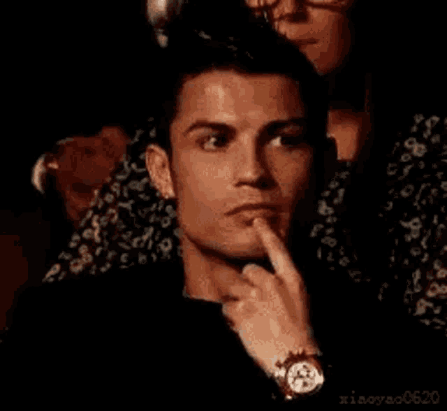 cristiano-ronaldo-thinking.gif